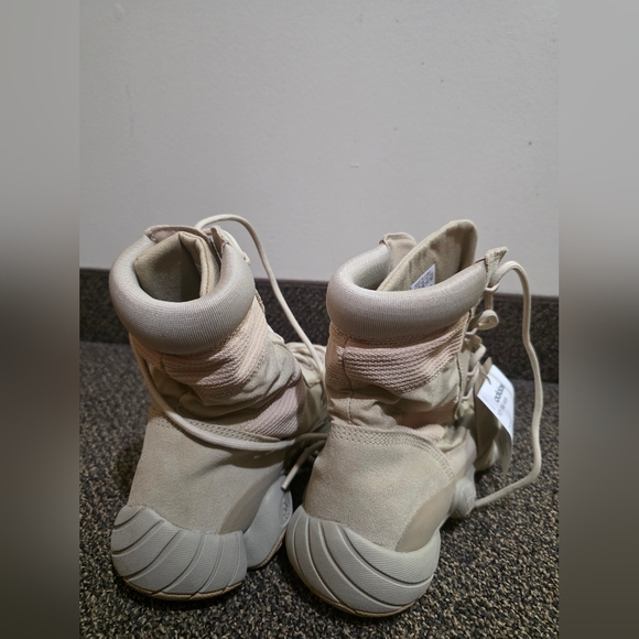 Yeezy 500 High Tactical Boot Sand - Picture 4 of 8